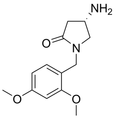 (4S)-4-amino-1-[(2,4-dimethoxyphenyl)methyl]pyrrolidin-2-one